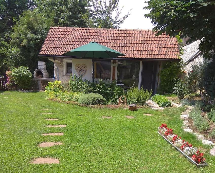 Tiny House With A Big Heart Villa Postojna Bagian luar foto