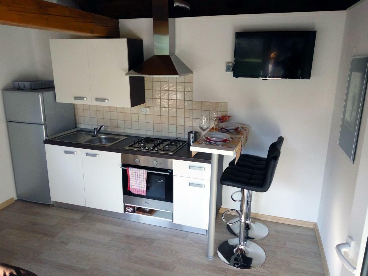 Tiny House With A Big Heart Villa Postojna Bagian luar foto